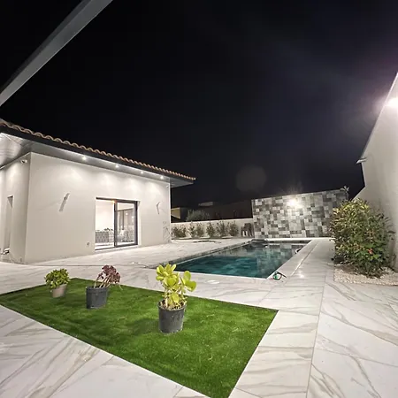Piscine Sans Vis A Vis Villa